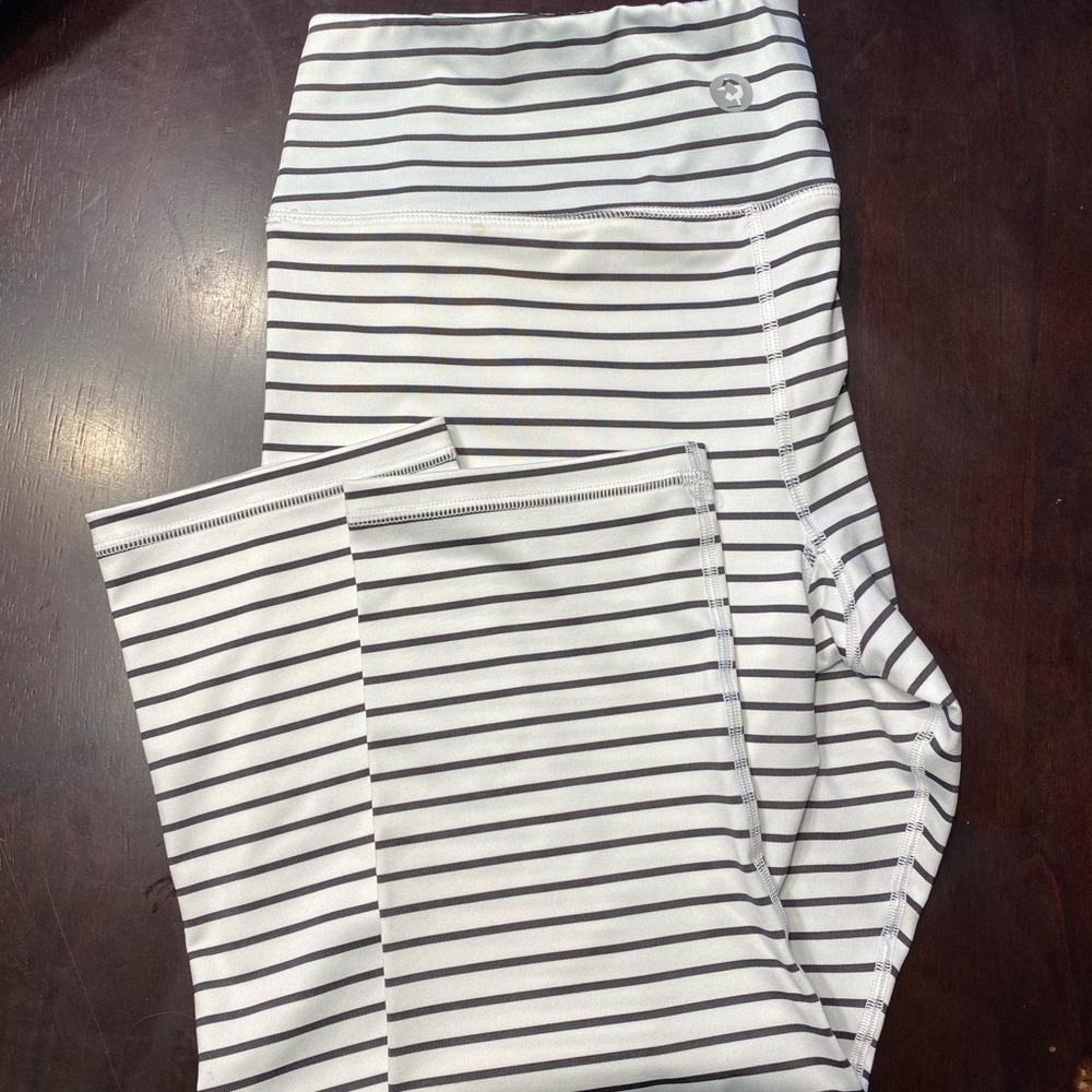 Capri workout pants